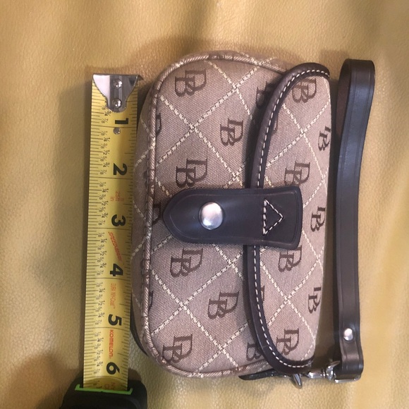 Dooney & Bourke Women’s Handbag/Purse